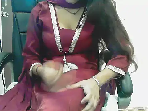 Snapshot of ragini_bby chatting on 18, 6, 2026 ragini bby online show from 18, 6, 2026