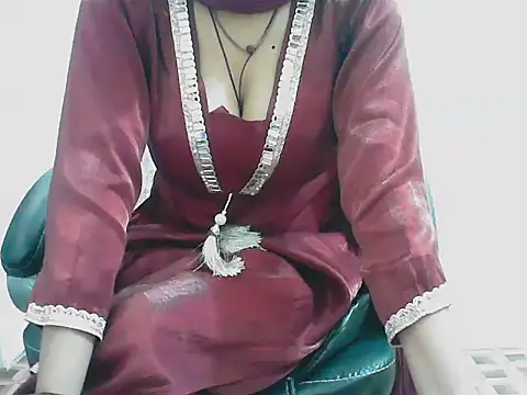 Snapshot of ragini_bby chatting on 30, 5, 2026 ragini bby online show from 30, 5, 2026