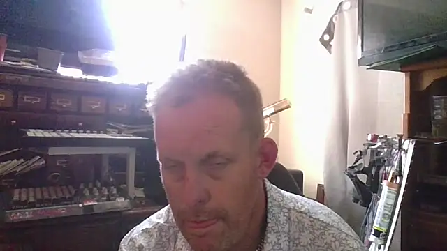 strokingjoe14585 online show from 13, 4, 2026