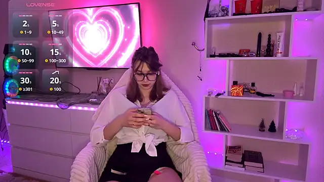 Olivia 132 online show from 8, 4, 2026