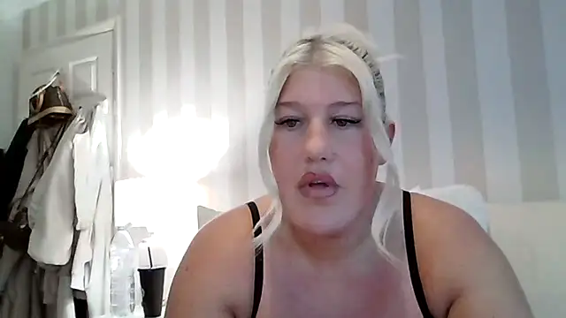 Lexi Laura online show from 12, 5, 2026