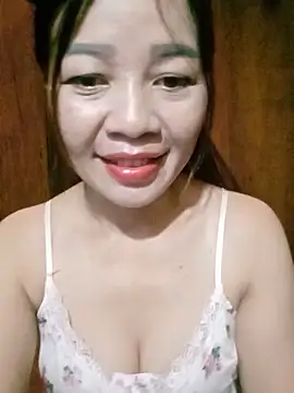 Yiyi102300 online show from 26, 5, 2026
