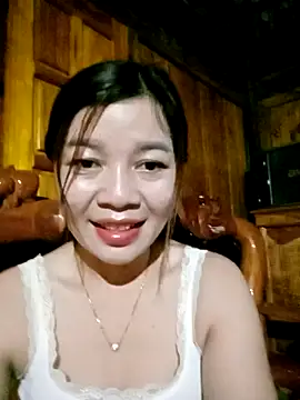 Yiyi102300 online show from 13, 4, 2026