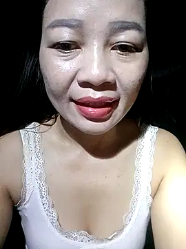 Yiyi102300 online show from 7, 5, 2026