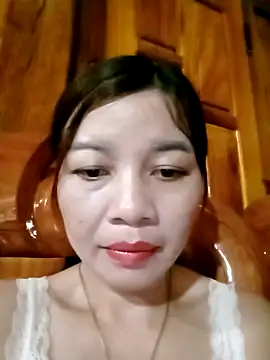 Yiyi102300 online show from 14, 4, 2026