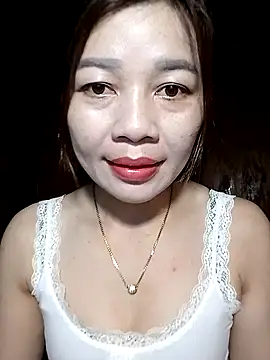 Yiyi102300 online show from 19, 4, 2026