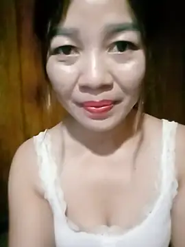 Yiyi102300 online show from 28, 5, 2026