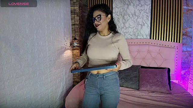 Snapshot of AishaCambell_ chatting on 1, 5, 2026 AishaCambell online show from 1, 5, 2026