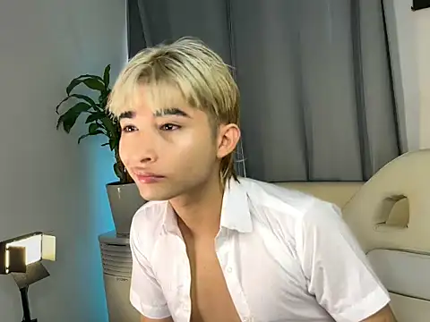 Snapshot of angel_yuhogg chatting on 3, 7, 2026 angel yuhogg online show from 3, 7, 2026