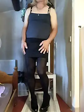 stephie83 online show from 21, 6, 2026