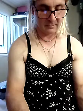 stephie83 online show from 10, 6, 2026
