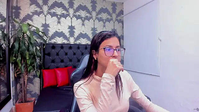 Snapshot of Emily_Lopera chatting on 30, 4, 2026 Emily Lopera online show from 30, 4, 2026