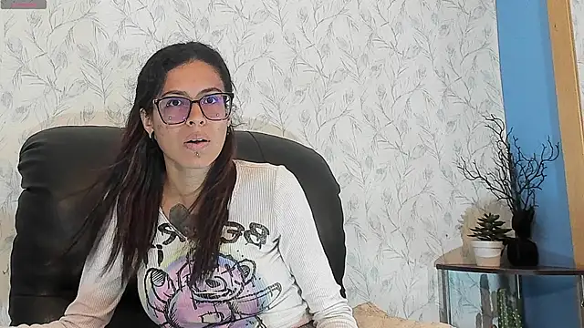 Snapshot of Emily_Lopera chatting on 23, 7, 2026 Emily Lopera online show from 23, 7, 2026