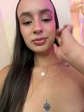 Snapshot of AliciaRoux chatting on 8, 7, 2026 AliciaRoux online show from 8, 7, 2026