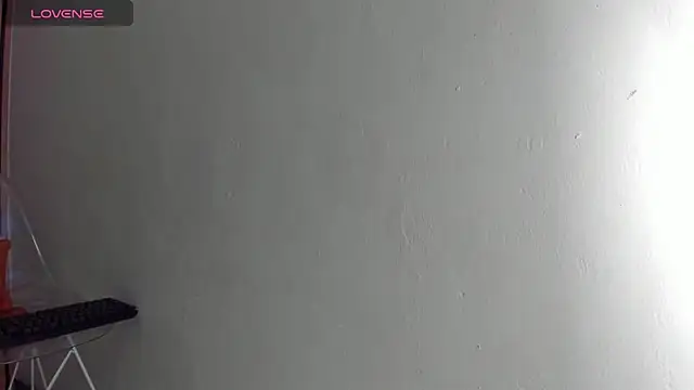  karlaruso online show from 23, 4, 2026