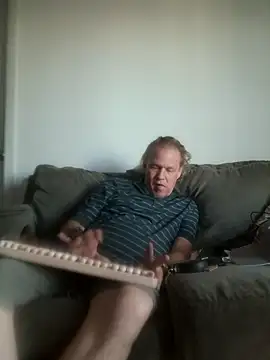 Snapshot of yourMasterisBored chatting on 15, 5, 2026 yourMasterisBored online show from 15, 5, 2026