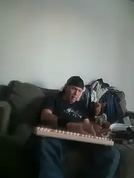 Snapshot of yourMasterisBored chatting on 26, 5, 2026 yourMasterisBored online show from 26, 5, 2026