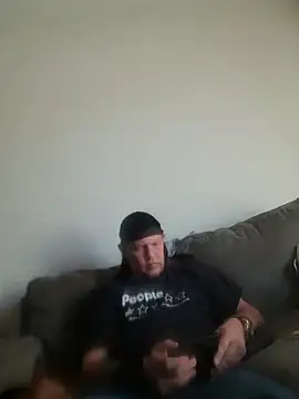 Snapshot of yourMasterisBored chatting on 11, 5, 2026 yourMasterisBored online show from 11, 5, 2026