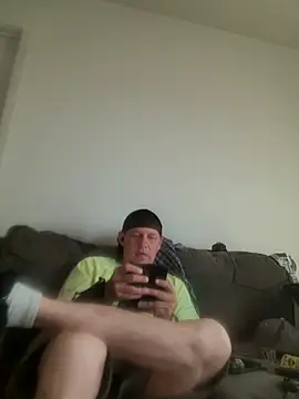 Snapshot of yourMasterisBored chatting on 15, 5, 2026 yourMasterisBored online show from 15, 5, 2026