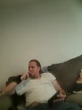 Snapshot of yourMasterisBored chatting on 11, 5, 2026 yourMasterisBored online show from 11, 5, 2026