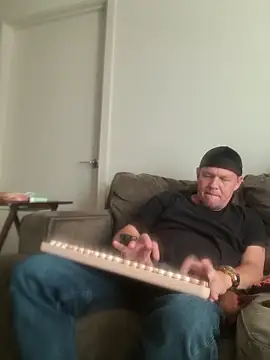 Snapshot of yourMasterisBored chatting on 20, 5, 2026 yourMasterisBored online show from 20, 5, 2026
