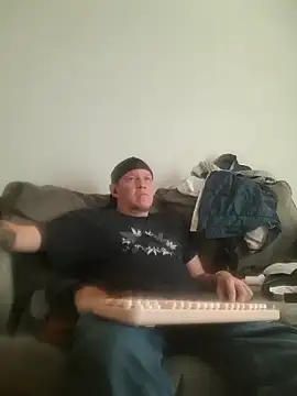 Snapshot of yourMasterisBored chatting on 25, 5, 2026 yourMasterisBored online show from 25, 5, 2026