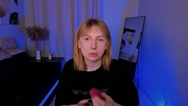 susie miu online show from 17, 4, 2026