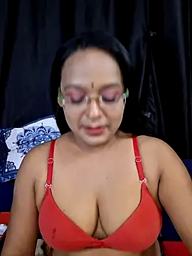 Snapshot of hornyrosy321 chatting on 17, 6, 2026 hornyrosy321 online show from 17, 6, 2026