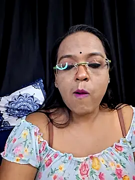 Snapshot of hornyrosy321 chatting on 14, 6, 2026 hornyrosy321 online show from 14, 6, 2026