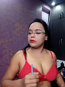 Snapshot of hornyrosy321 chatting on 6, 5, 2026 hornyrosy321 online show from 6, 5, 2026