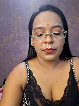 Snapshot of hornyrosy321 chatting on 25, 5, 2026 hornyrosy321 online show from 25, 5, 2026