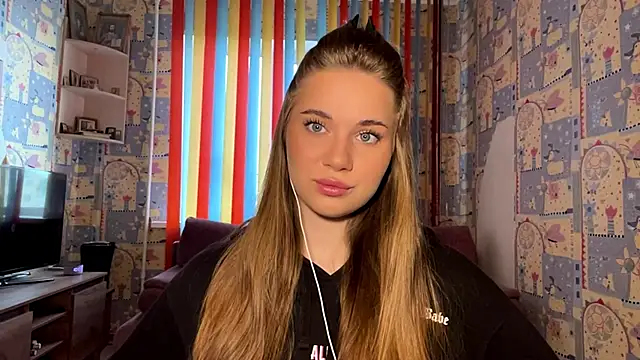 Snapshot of Miss_Blessnyth chatting on 13, 5, 2026 Miss Blessnyth online show from 13, 5, 2026