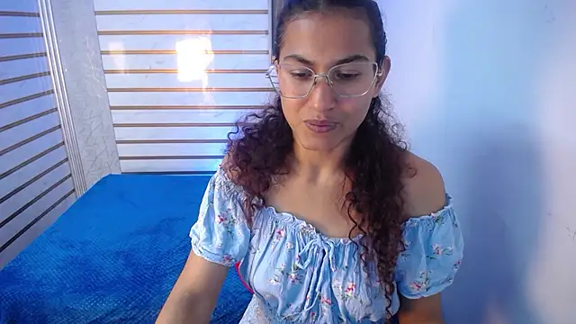 kiara valmont online show from 14, 3, 2026