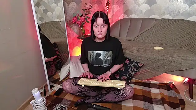Velvet Lily online show from 1, 5, 2026