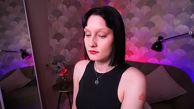 Velvet Lily online show from 13, 4, 2026