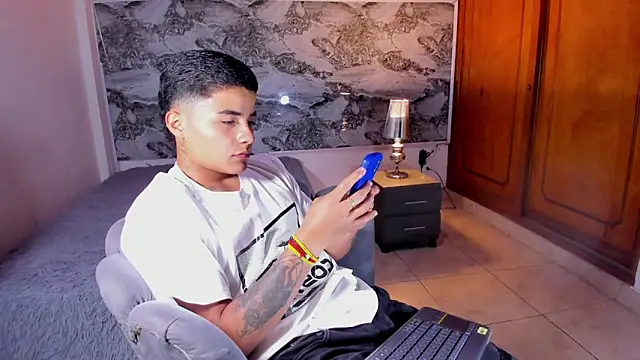Liam Dustin online show from 29, 4, 2026