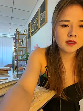 Snapshot of Xiaoxiao-y chatting on 28, 5, 2026 Xiaoxiao-y online show from 28, 5, 2026