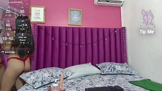 Snapshot of lindaa022 chatting on 8, 4, 2026 lindaa022 online show from 8, 4, 2026