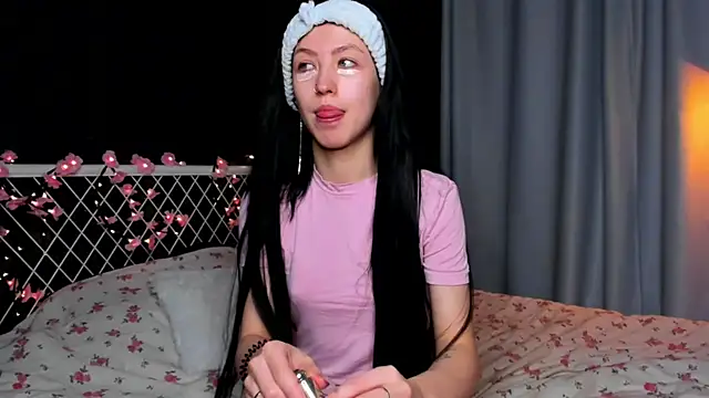 Snapshot of lizaa_breeze chatting on 22, 6, 2026 lizaa breeze online show from 22, 6, 2026