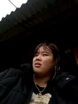 cute-girl-2k online show from 14, 3, 2026