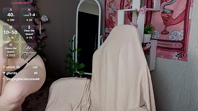 Snapshot of Sparky_fox chatting on 15, 6, 2026 Sparky fox online show from 15, 6, 2026