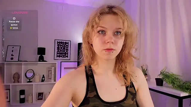 ElizabethVane online show from 7, 4, 2026