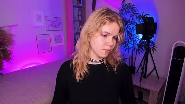 Snapshot of ElizabethVane chatting on 17, 5, 2026 ElizabethVane online show from 17, 5, 2026