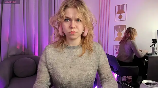 Snapshot of ElizabethVane chatting on 2, 6, 2026 ElizabethVane online show from 2, 6, 2026