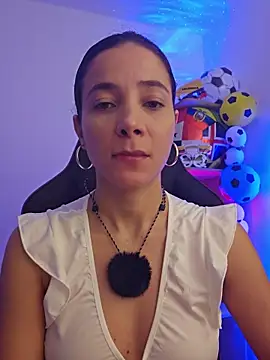 miaeyex online show from 24, 6, 2026