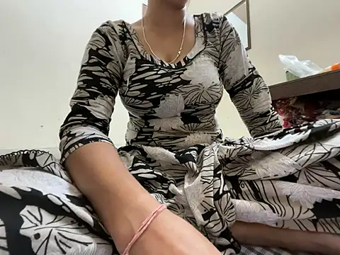 Noor Sexy02 online show from 18, 7, 2026