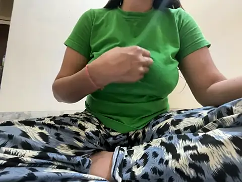 Noor Sexy02 online show from 7, 6, 2026