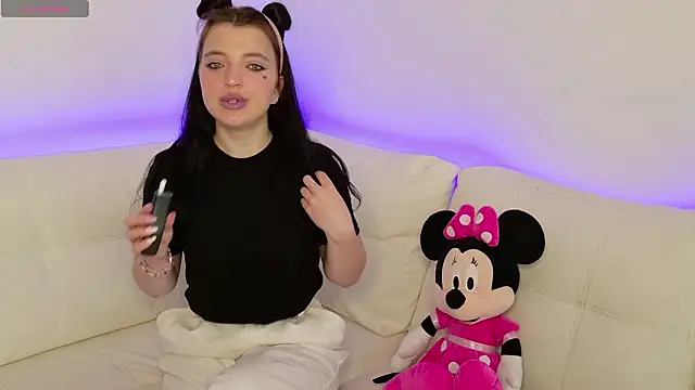 Minnie mouse 18 online show from 19, 3, 2026