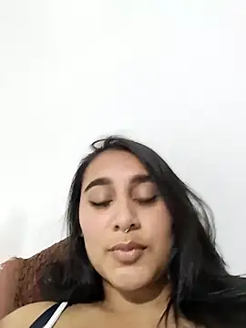 Mia skyy18 online show from 24, 3, 2026