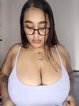 Mia skyy18 online show from 5, 5, 2026